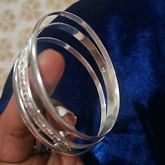 Elegant Sterling Silver Bangle Bracelets Set Of Three, (New), Ladies Size 8 - Picture 3 of 8